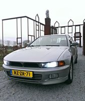 Front-side view, aerortwin wissers, nog geen witte knippers of chrome grille..