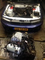 Oude motor eruit